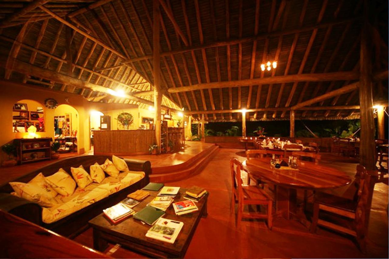 Luna Lodge Carate Eksteriør billede